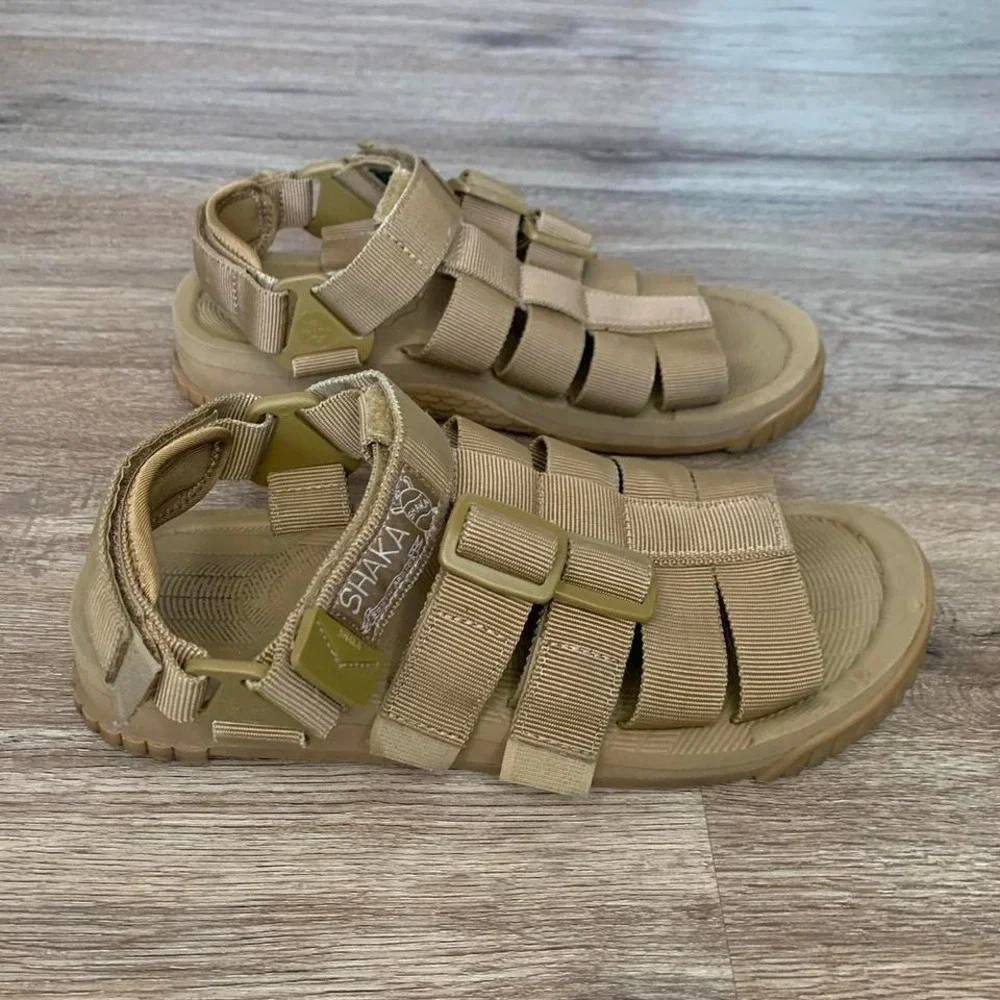 Shaka hiker Gurkha sandals in tan - size 7 mens